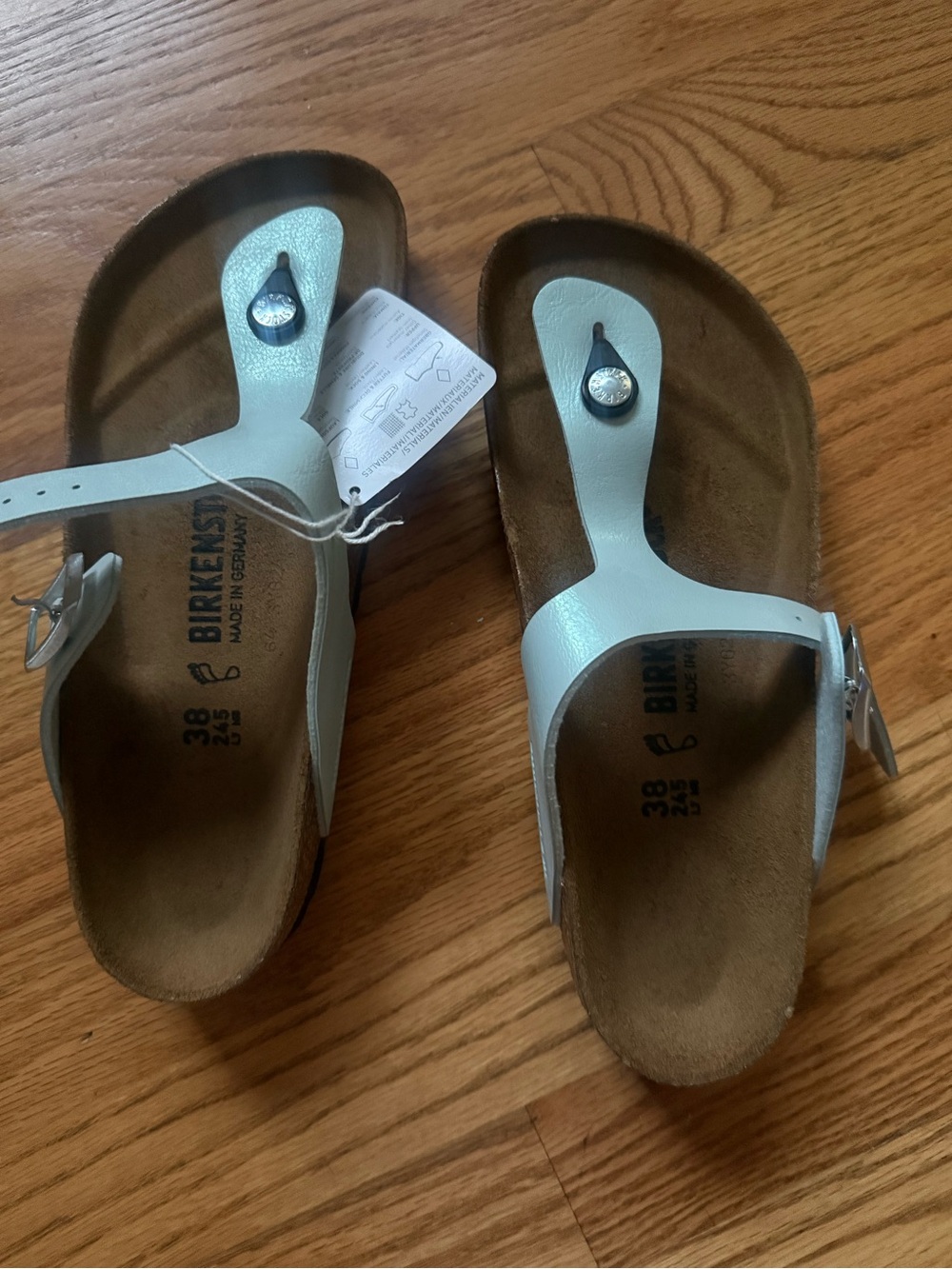 Birkenstock Women’s Gizeh Thong Sandal in Graceful Matcha - Picture 4 of 5